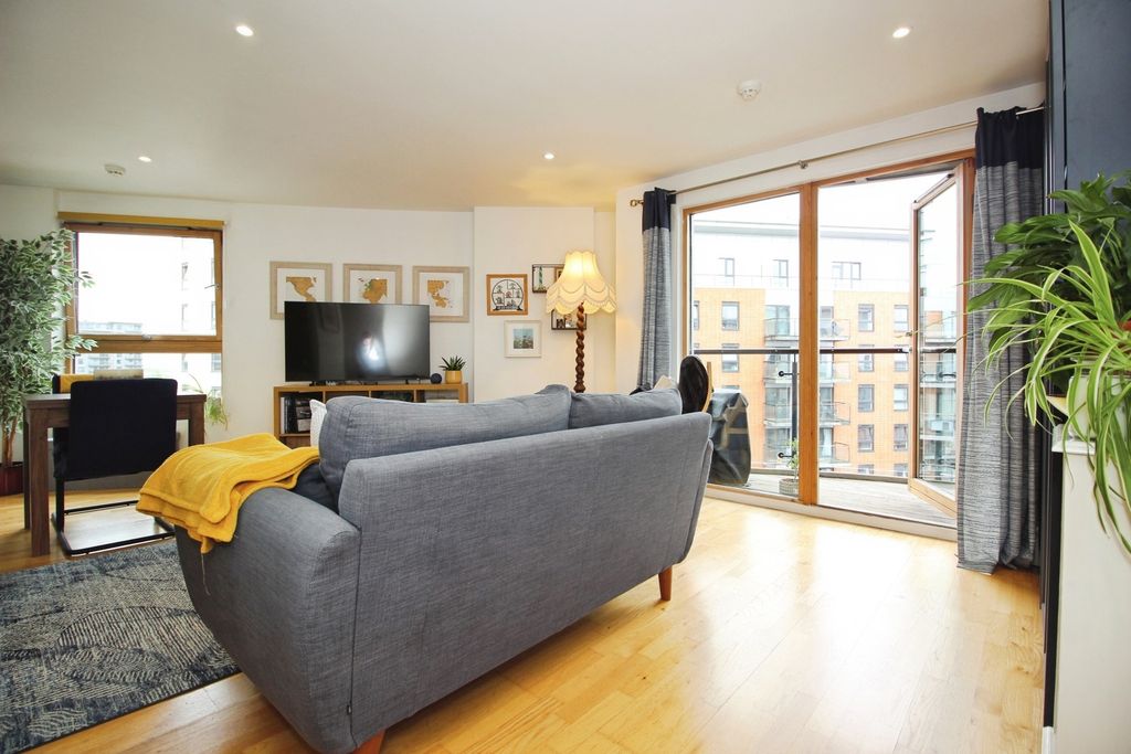 Property photo 3 of 14 Pbox-Img.Jpg