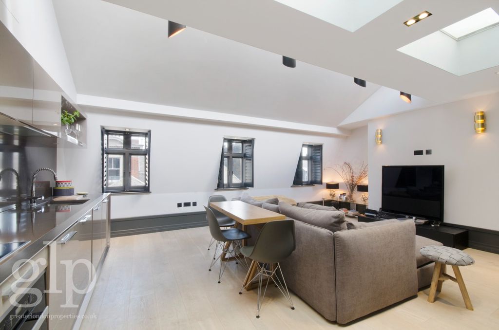 Property photo 2 of 20 980574