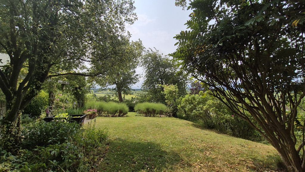 Property photo 2 of 41