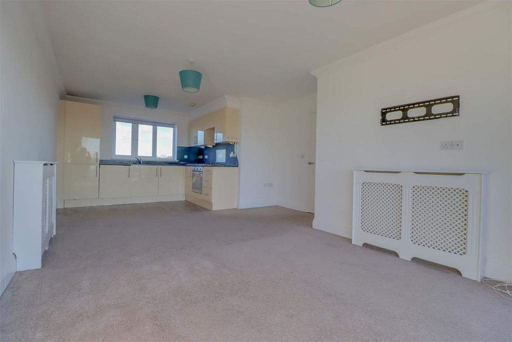 Property photo 2 of 16 42Riversideplacenew-16.Jpg