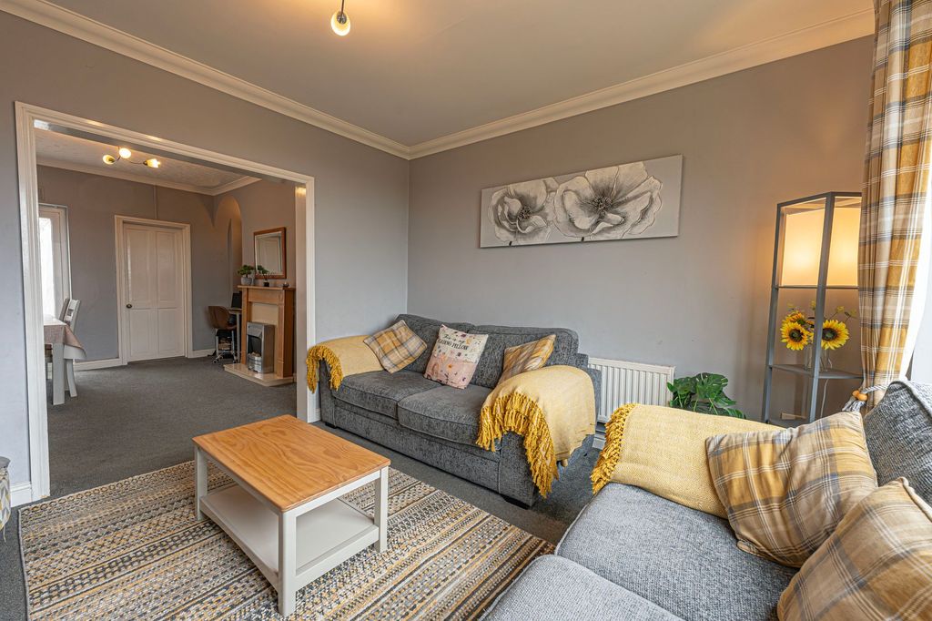 Property photo 3 of 37