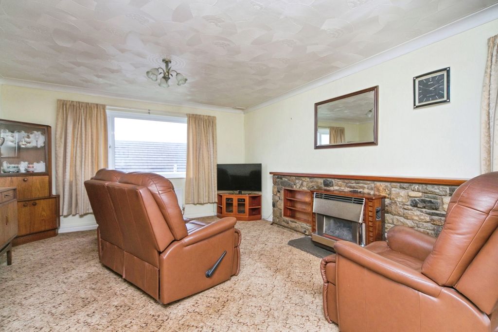 Property photo 2 of 16 Pbox-Img.Jpg