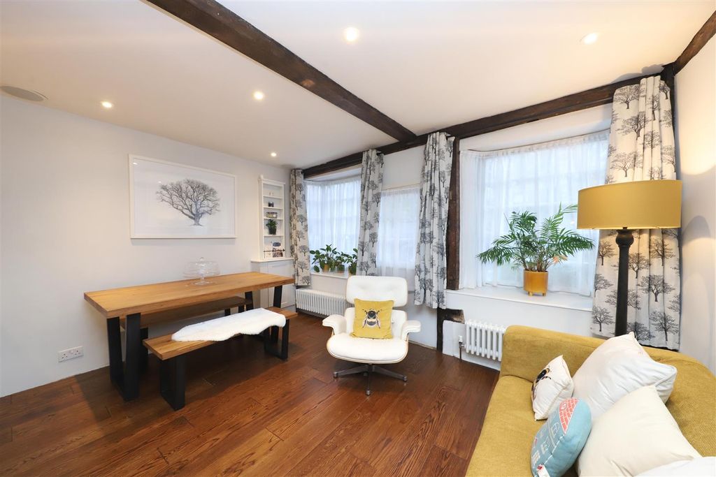 Property photo 2 of 28