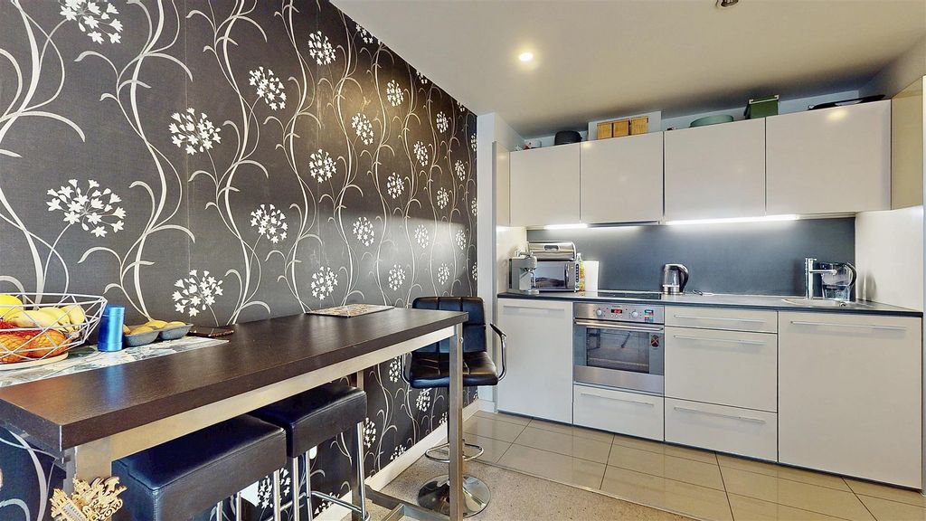 Property photo 3 of 17 P6.Jpg