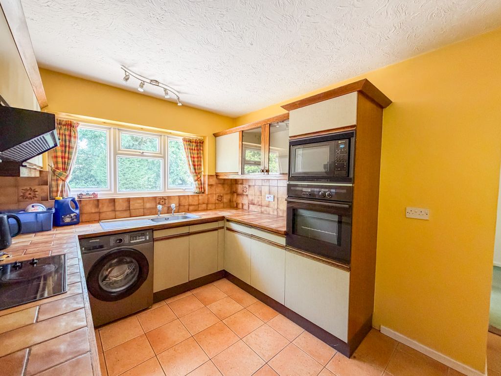 Property photo 3 of 33 Img_1093