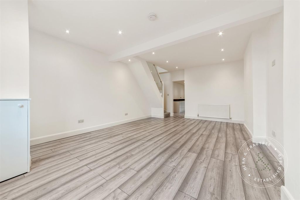 Property photo 3 of 29 Holly-Terrace-18-New.Jpg