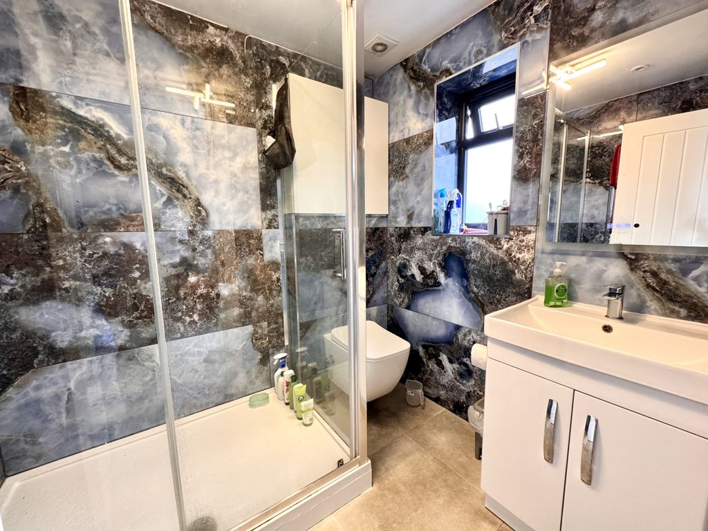Additional image 19 of 4 bed semi-detached house for saleWeymouth Road, Hayes UB4