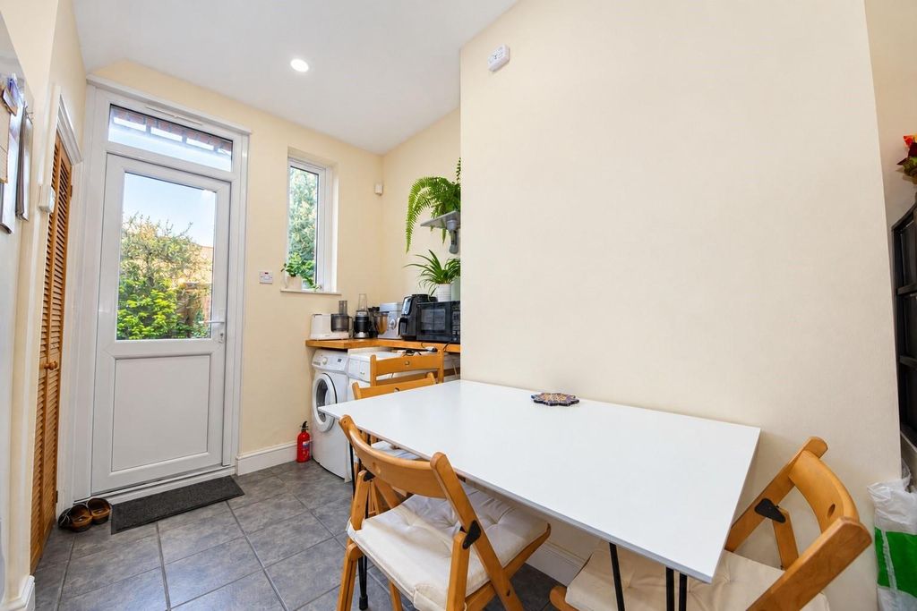 Property photo 2 of 7 Kitchen 2.Jpg