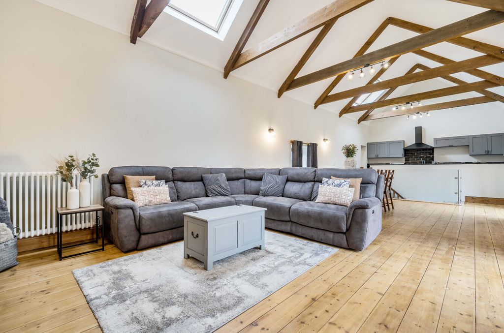 Property photo 3 of 23 1340371-3-68A4803...