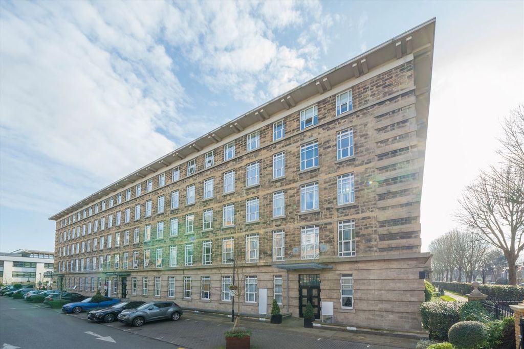 Property photo 1 of 5