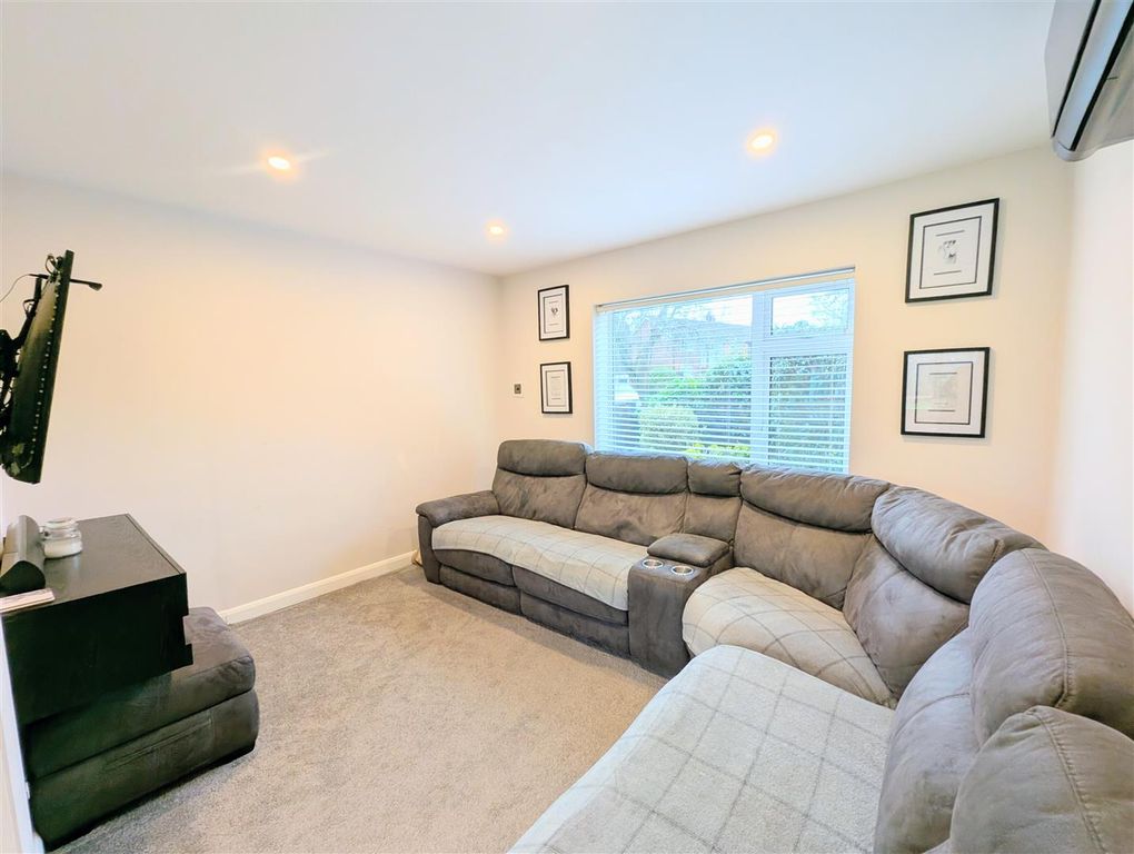 Property photo 2 of 21 Pxl_20260120_134857781~2.Jpg