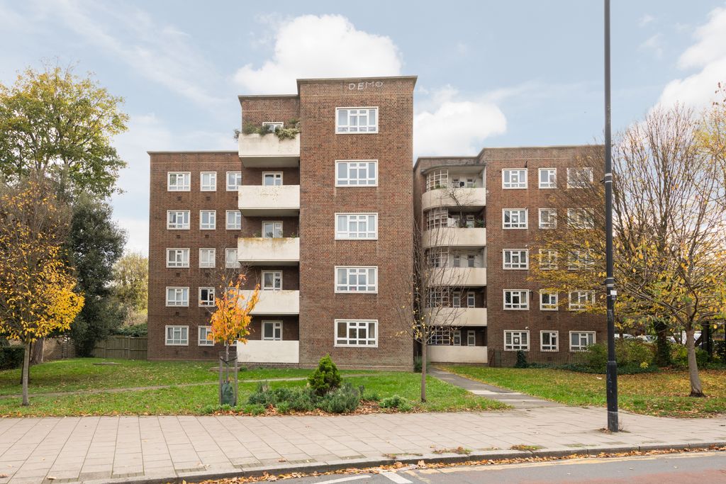 Property photo 2 of 18