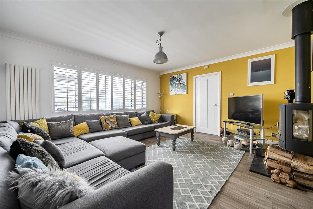 Property photo 2 of 35 1464075-13-6A1717235Ae6E.Jpg