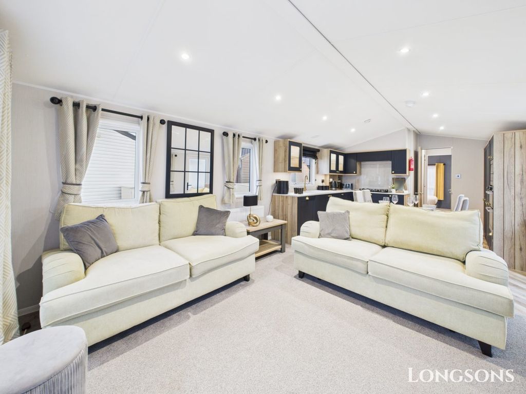 Property photo 2 of 23 Cam02173G0 Pr0277 Still084