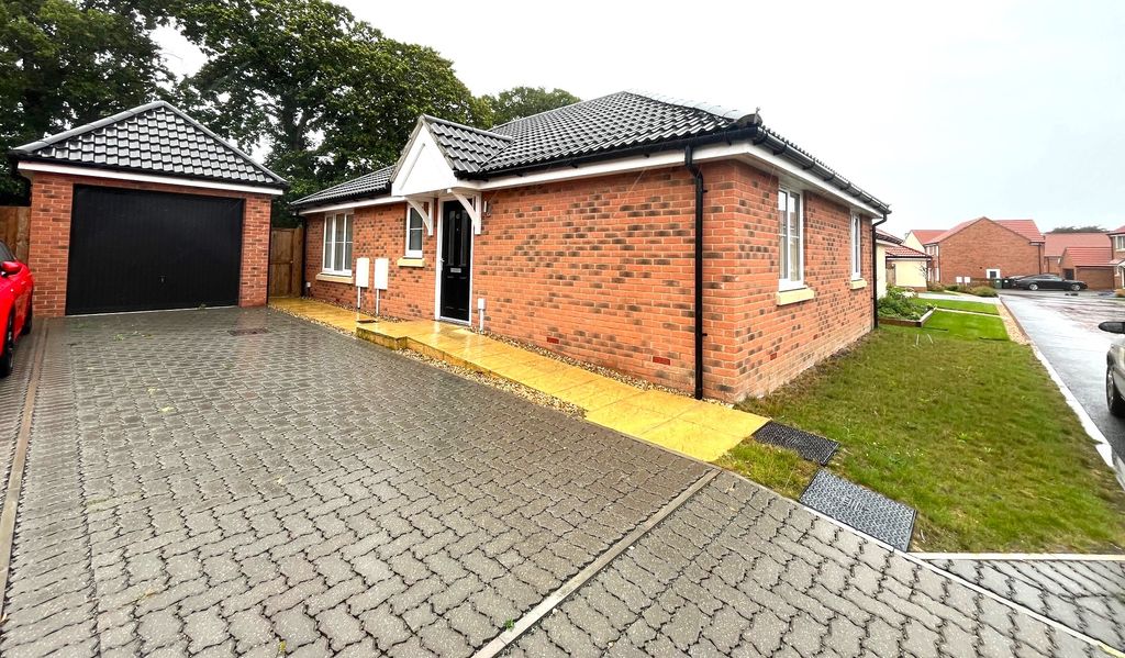 Property photo 1 of 10 Front