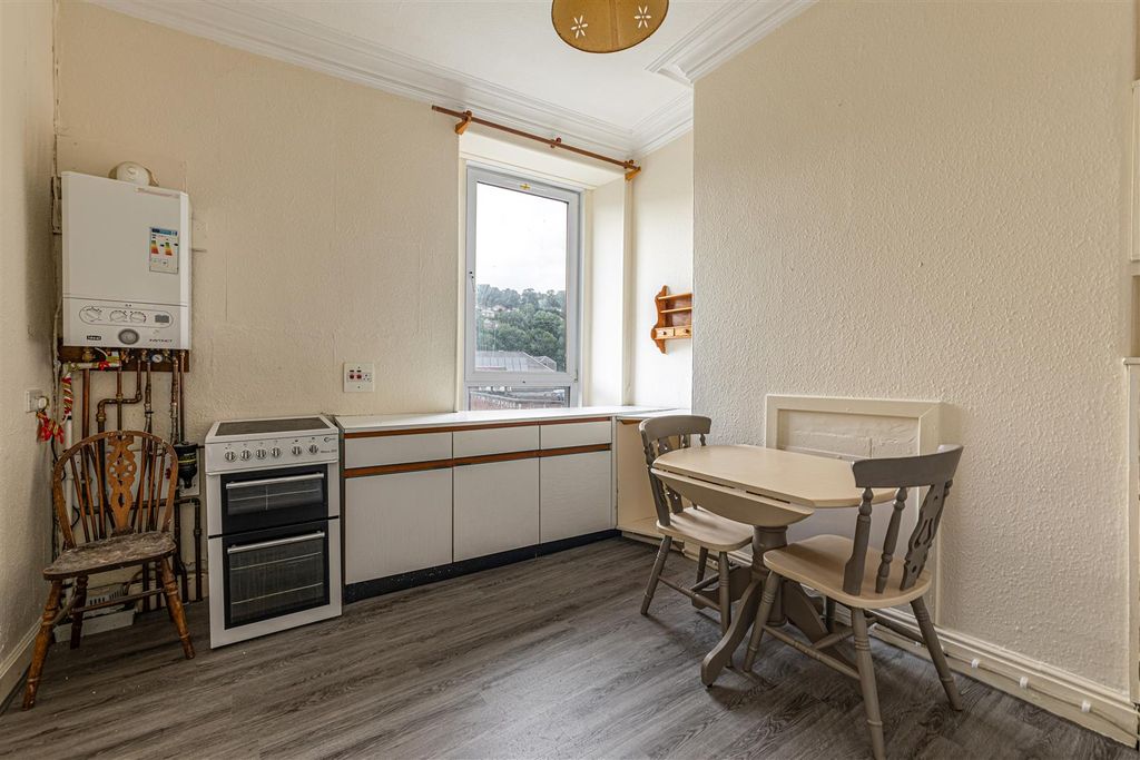 Property photo 2 of 19 16_5 Channel Street Galashiels 08.Jpg