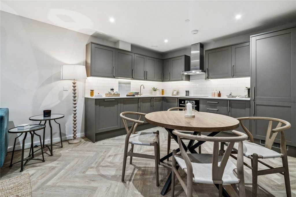 Property photo 2 of 13 Picture No. 19