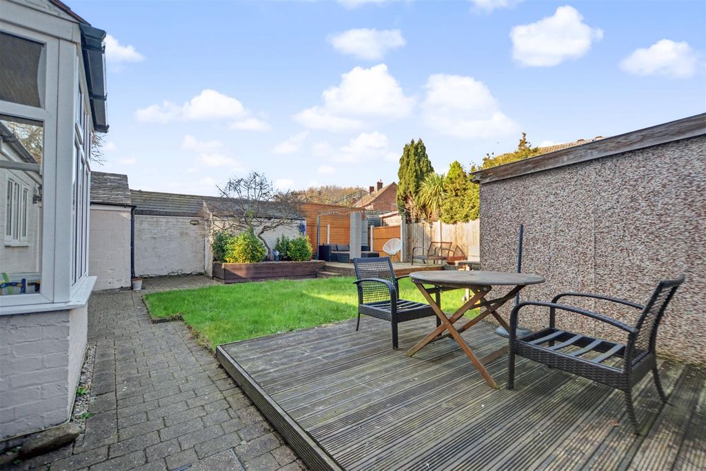 Property photo 2 of 21 Garden_7.Jpeg