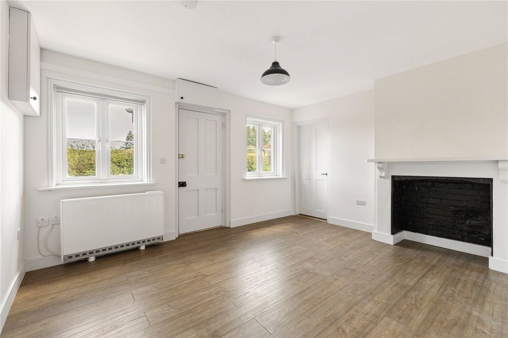 Property photo 3 of 12 Reception