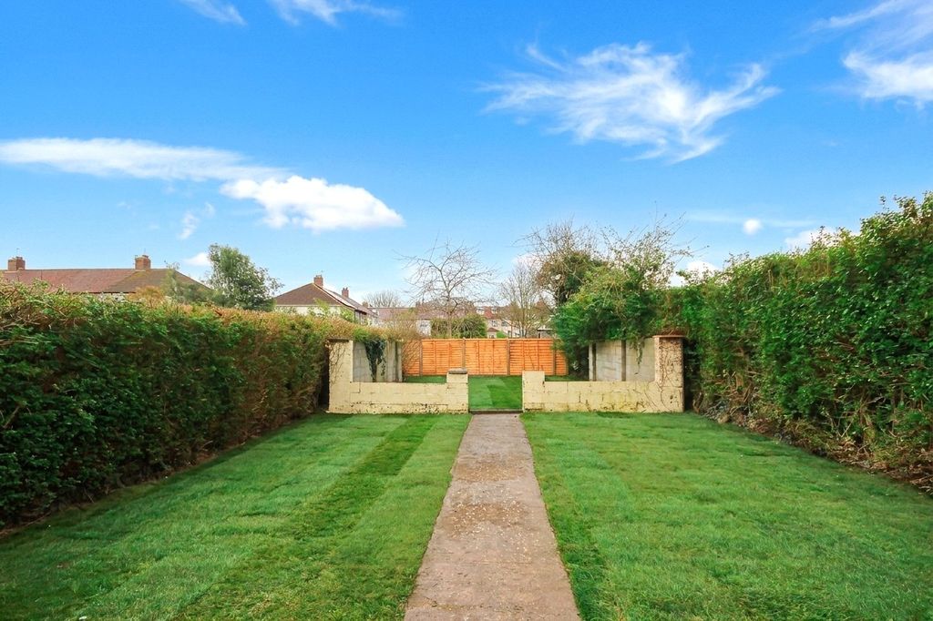 Property photo 2 of 14 Picture No. 22