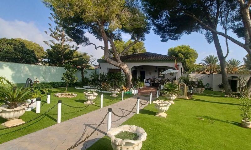 Property photo 1 of 40