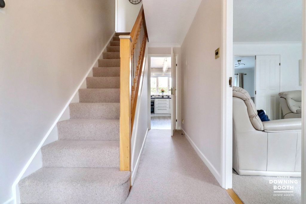 Property photo 2 of 32