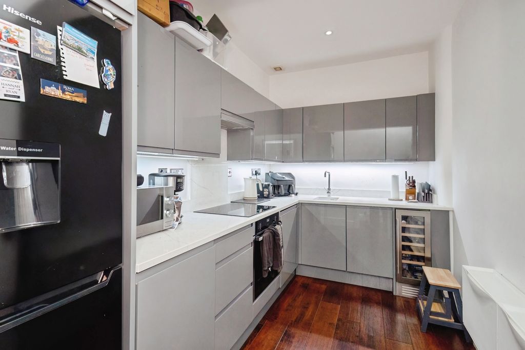 Property photo 3 of 19 Pbox-Img.Jpg