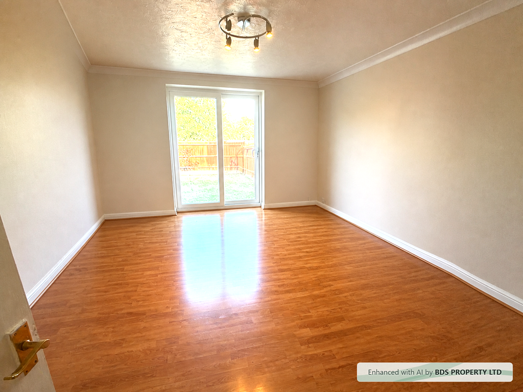 Property photo 1 of 7 Beautiful 2 Bedroom Family Home With Private Driveway & Private Garden