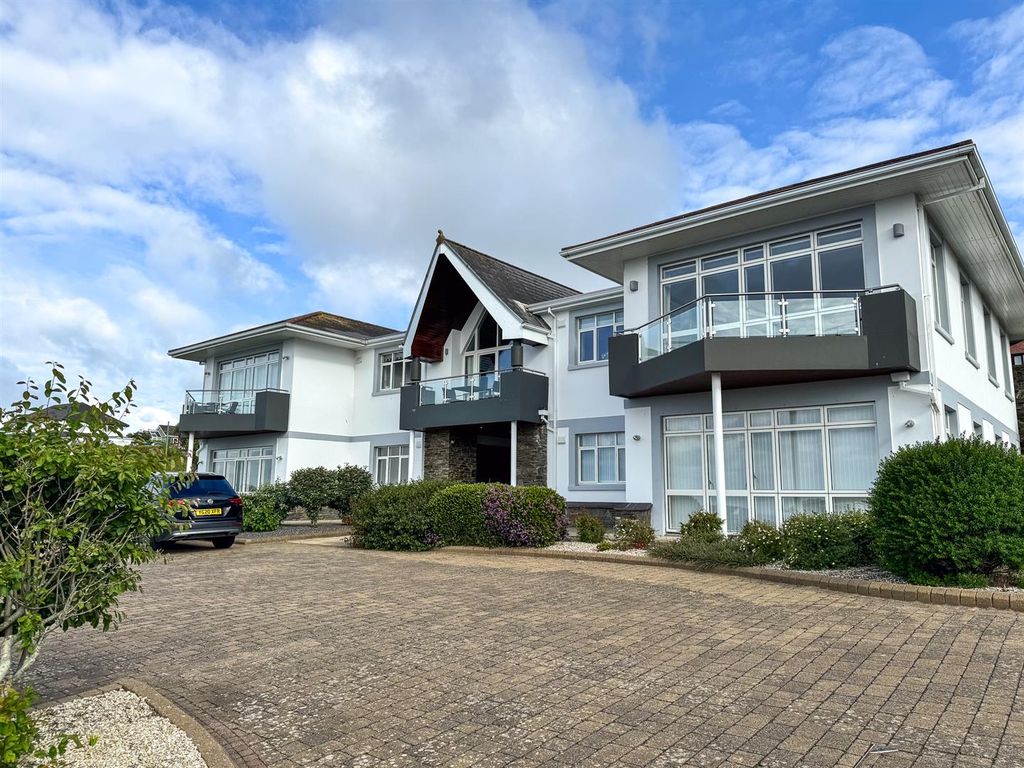 Property photo 1 of 31 3 Majestic-6.Jpg