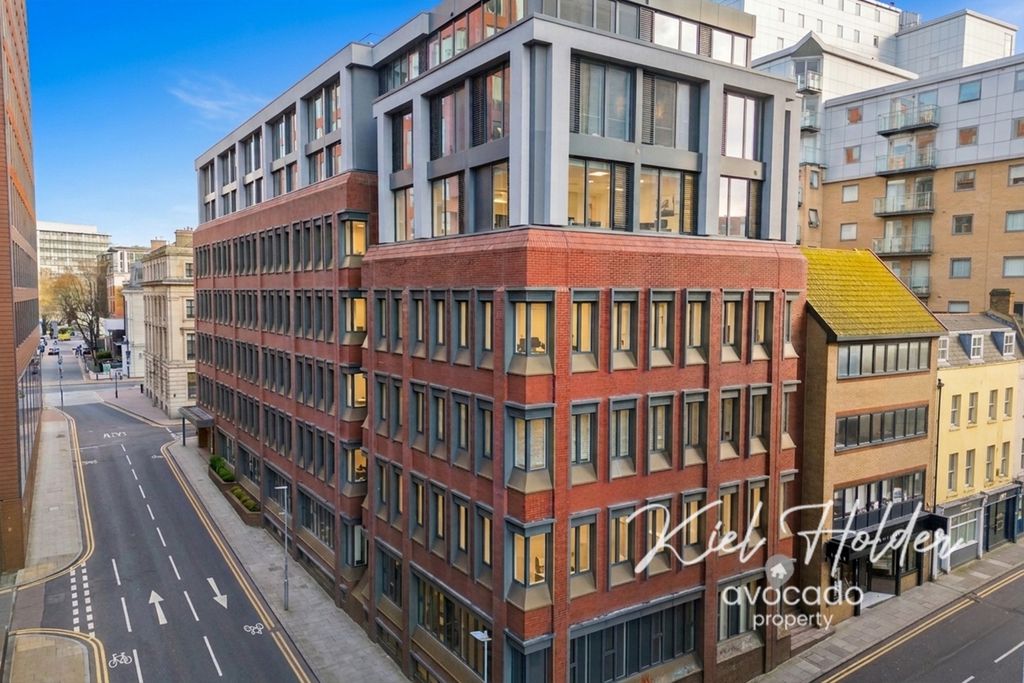 Property photo 1 of 13 3864180