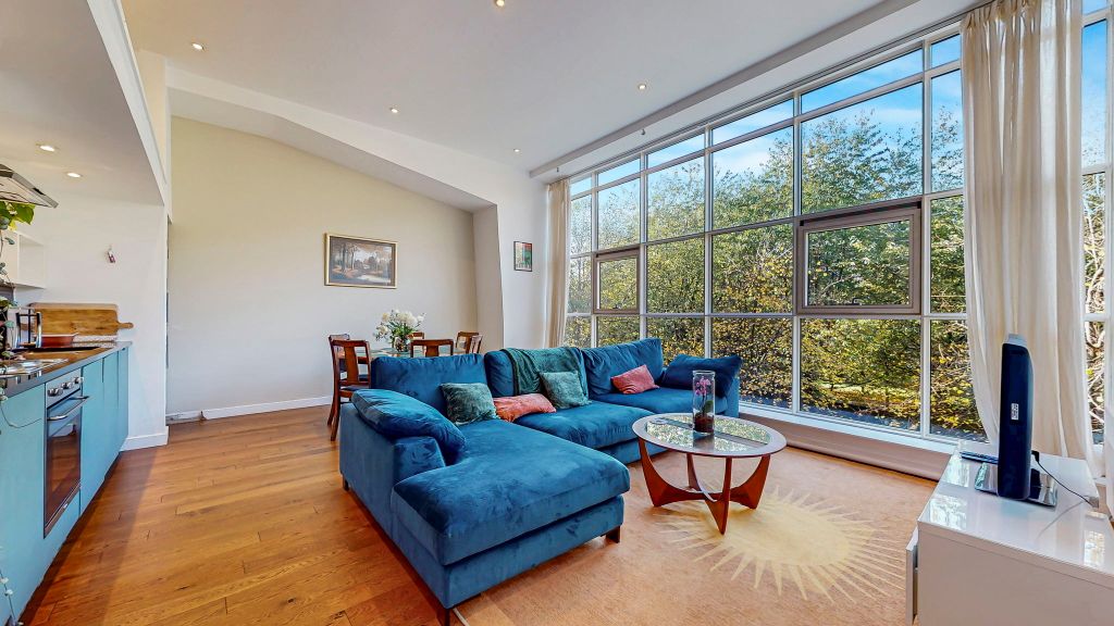 Property photo 2 of 19 17-Web-Or-Mls-145 Albion Street Flat 1.9_32