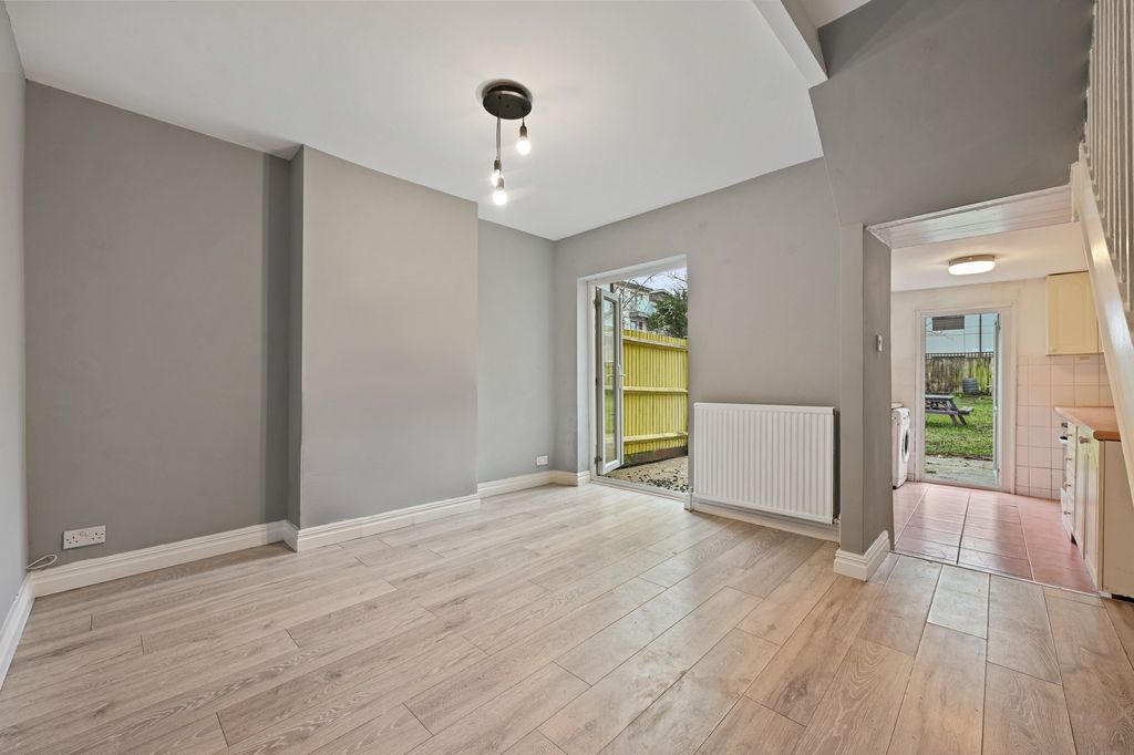 Property photo 2 of 9 Gallery