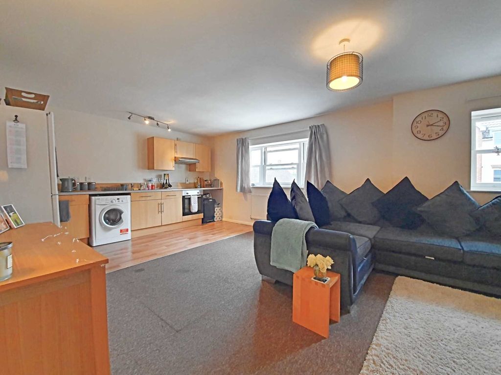 Property photo 2 of 10