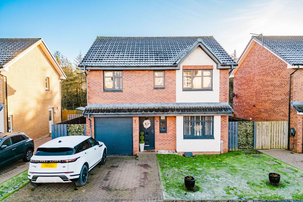 Property photo 2 of 47