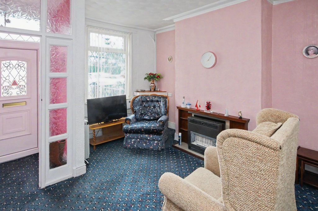Property photo 2 of 9