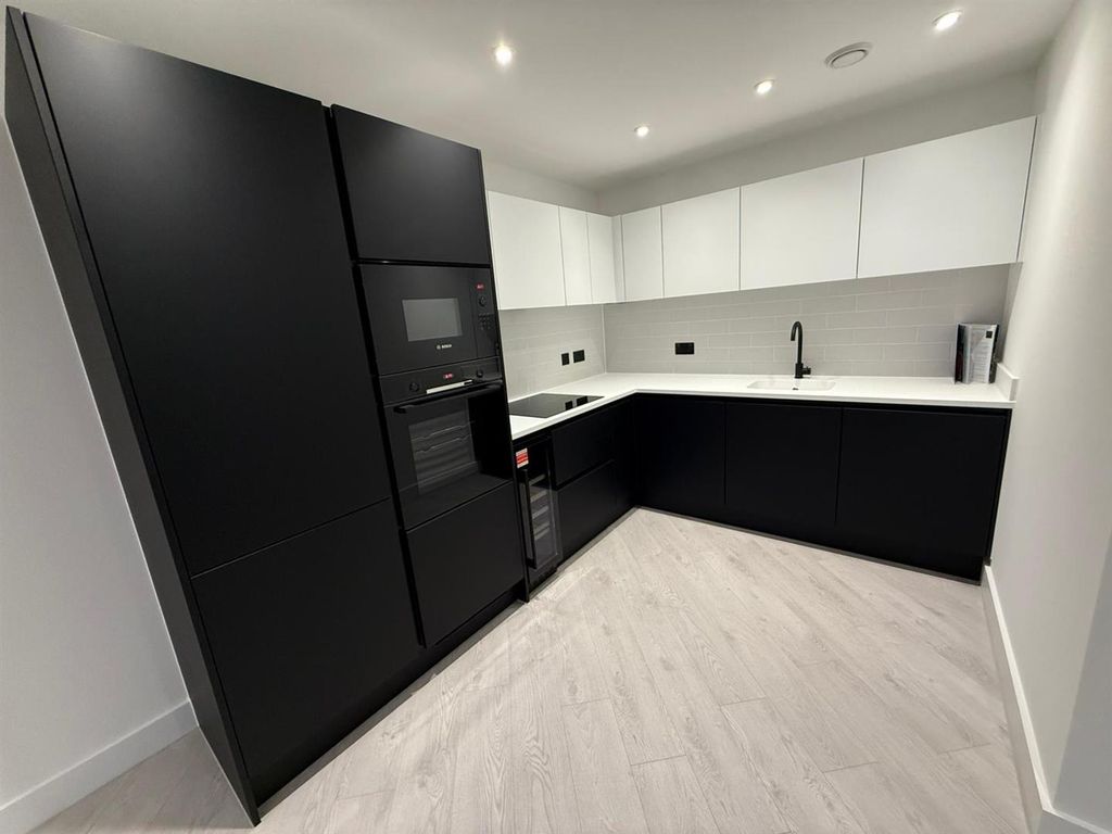 Property photo 3 of 26 Luxury Kitchen