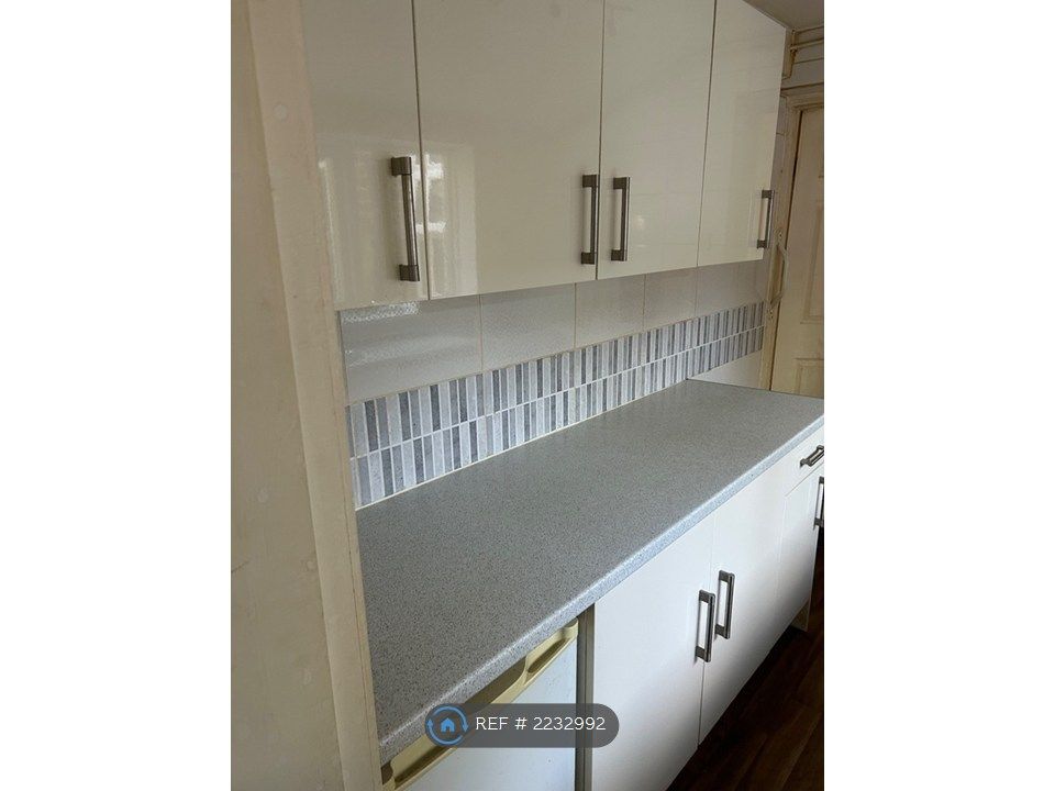 Property photo 1 of 2