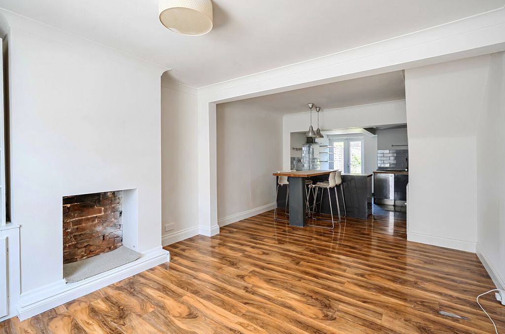 Property photo 2 of 9 1482366-23-6A3536...