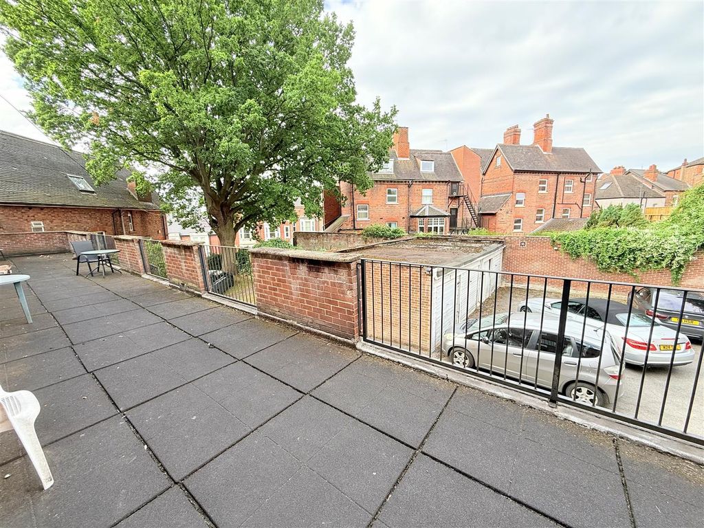 Property photo 1 of 12 Tempimagecm2Qp8.Jpg