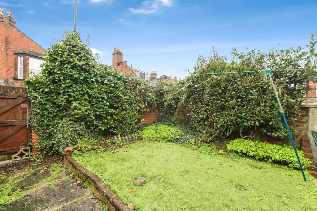 Property photo 3 of 17 Garden