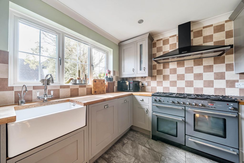 Property photo 2 of 22 Kitchen