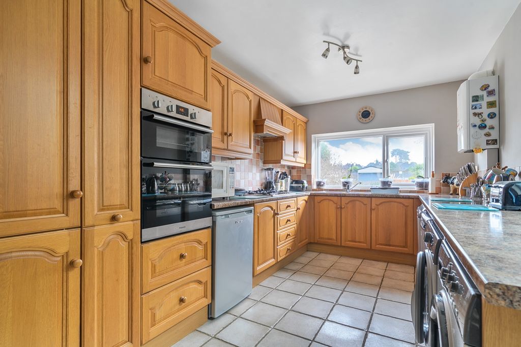 Property photo 2 of 19 1409340-11-698620654A12F