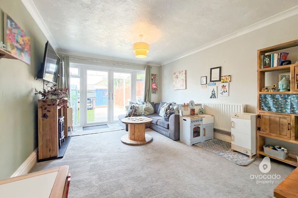 Property photo 3 of 10 5293756