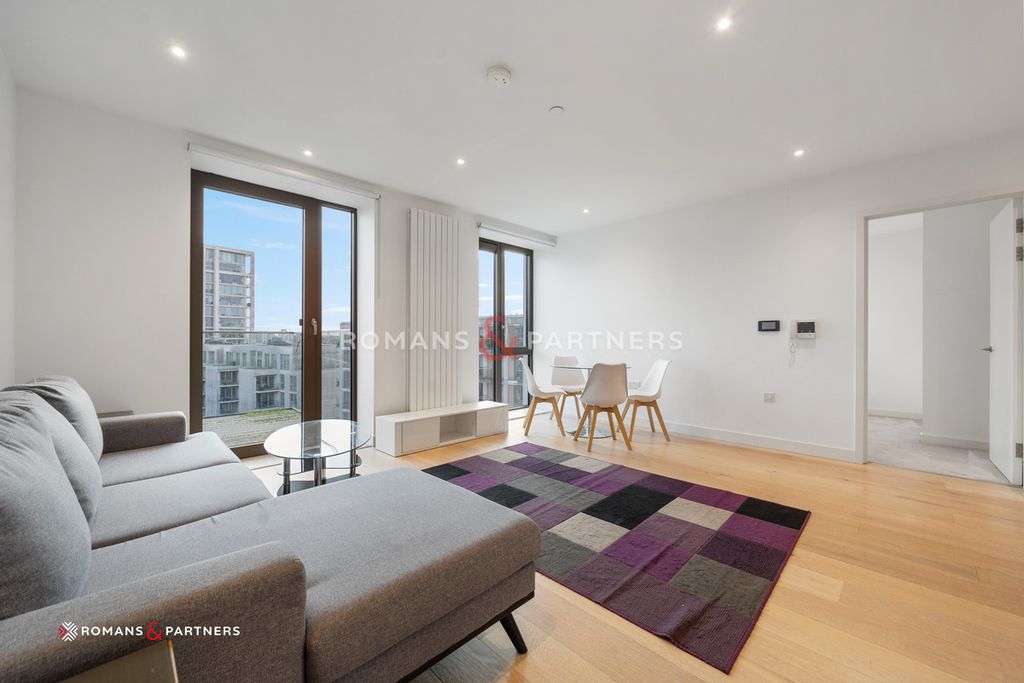 Property photo 1 of 18