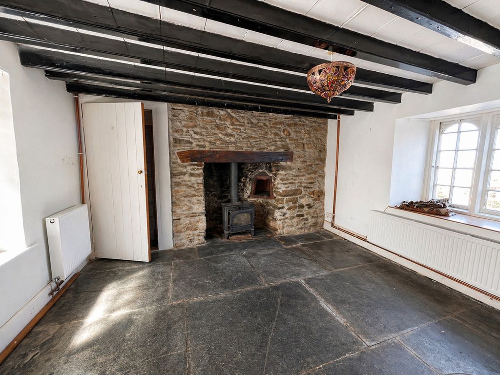 Property photo 3 of 13