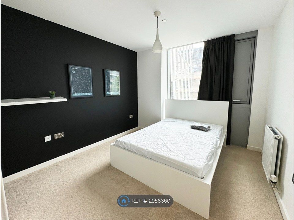 Property photo 2 of 13 Bedroom 1