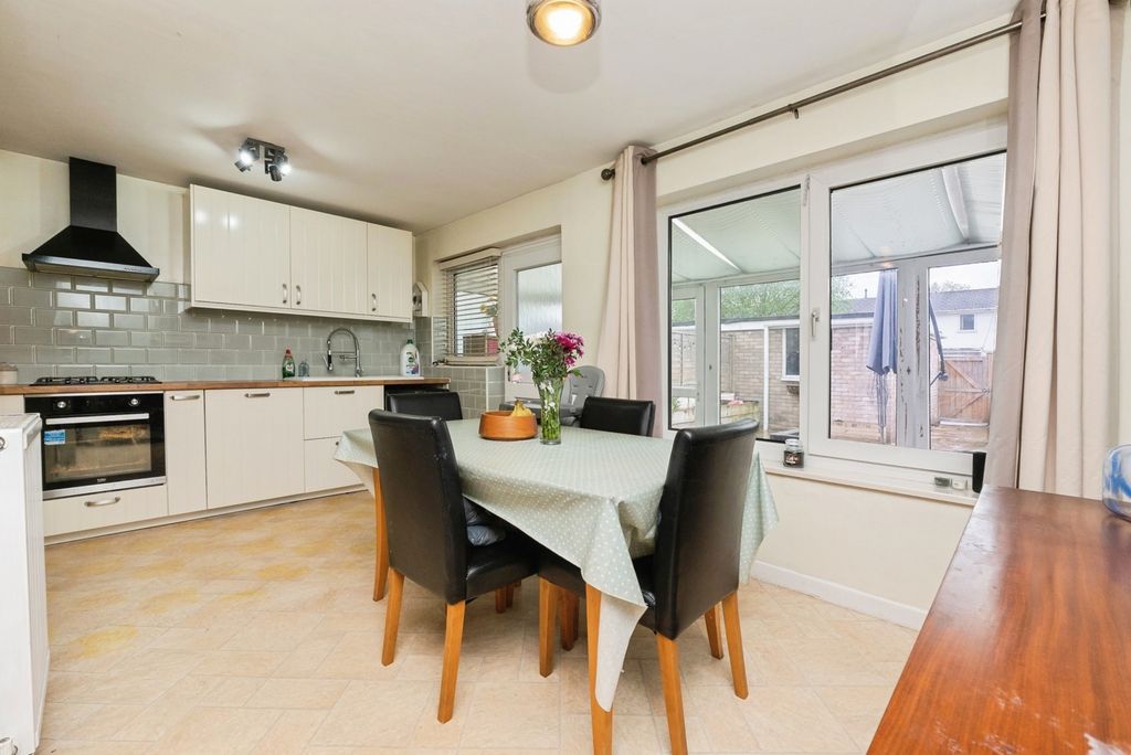 Property photo 3 of 26 Pbox-Img.Jpg