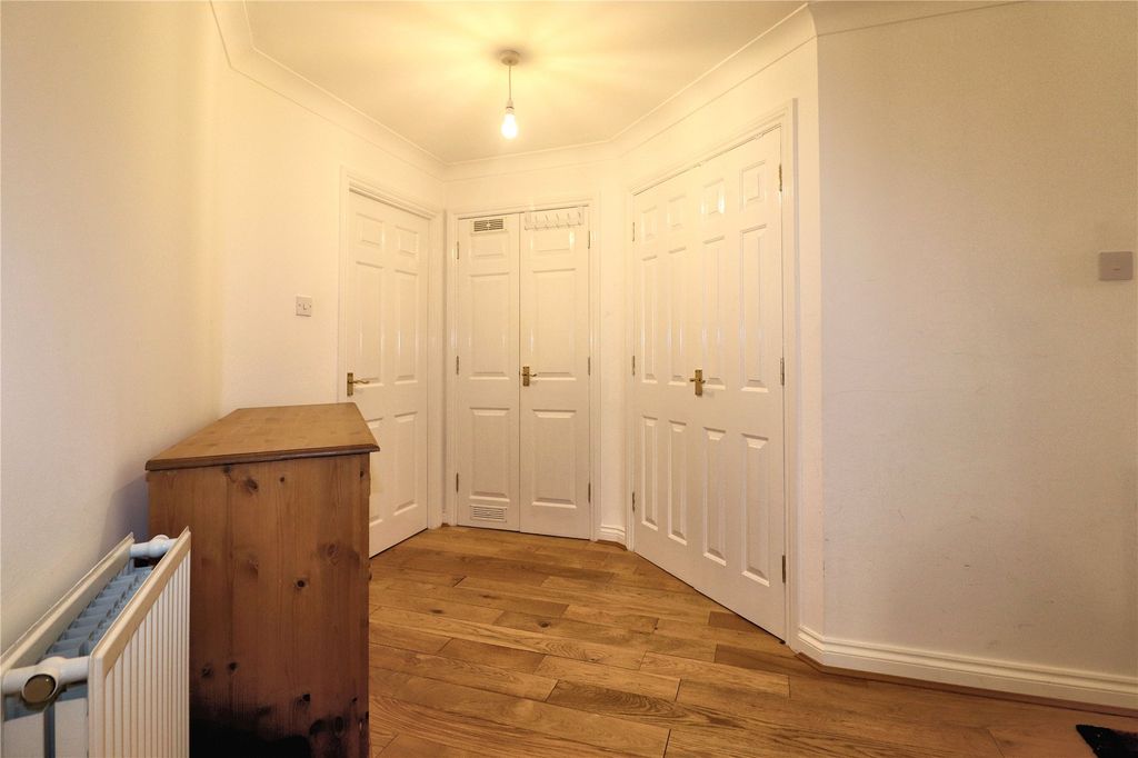 Property photo 2 of 12 Picture No. 18