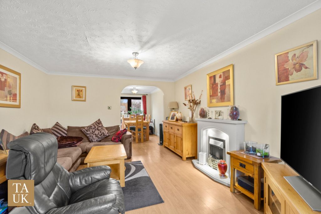 Property photo 3 of 17