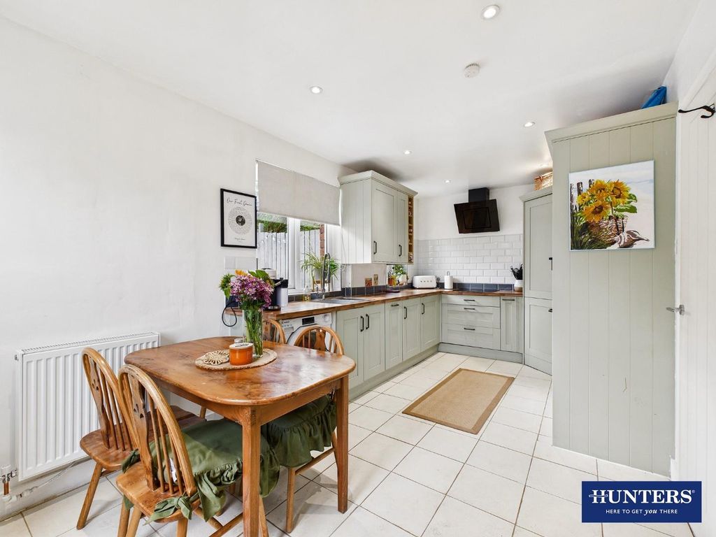 Property photo 1 of 17 Dining Kitchen
